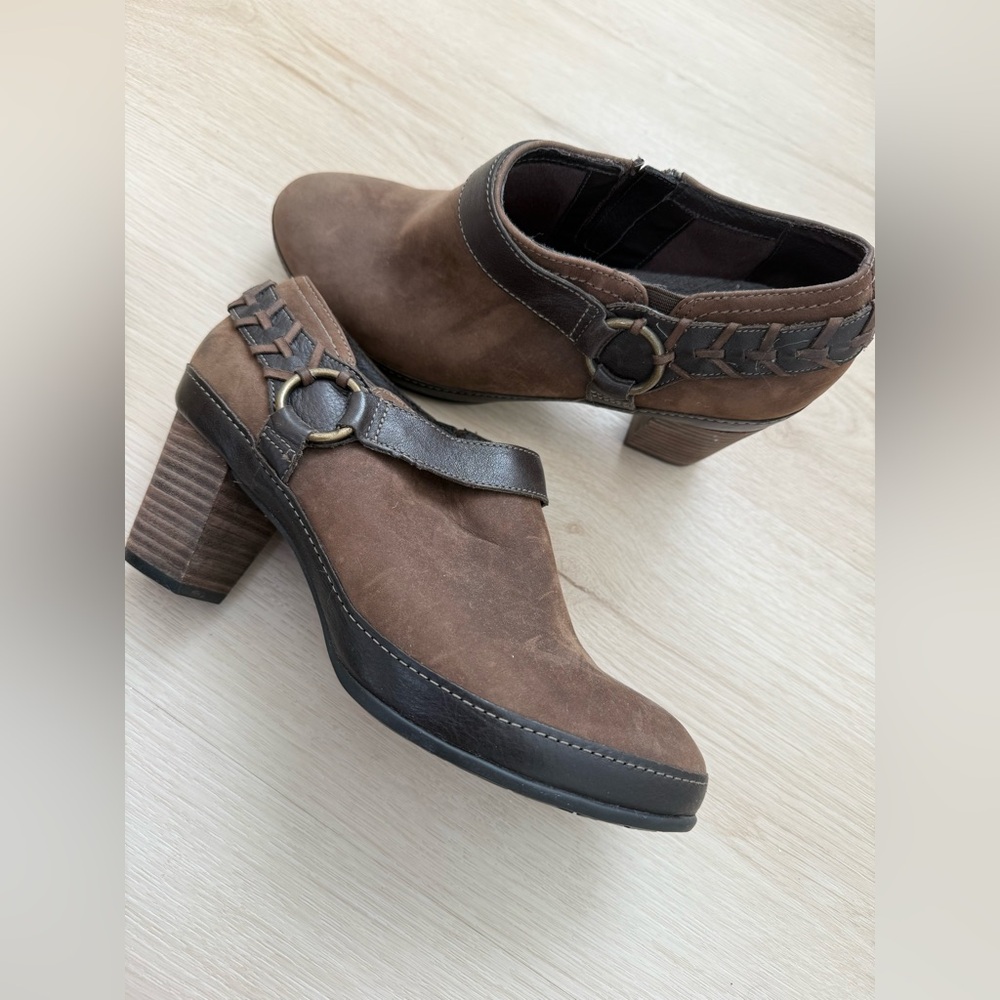 Clarks Leather Women's Shoes